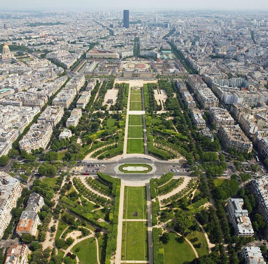Апартаменты Studio Tour Eiffel Et Champs-Elysees Париж Экстерьер фото
